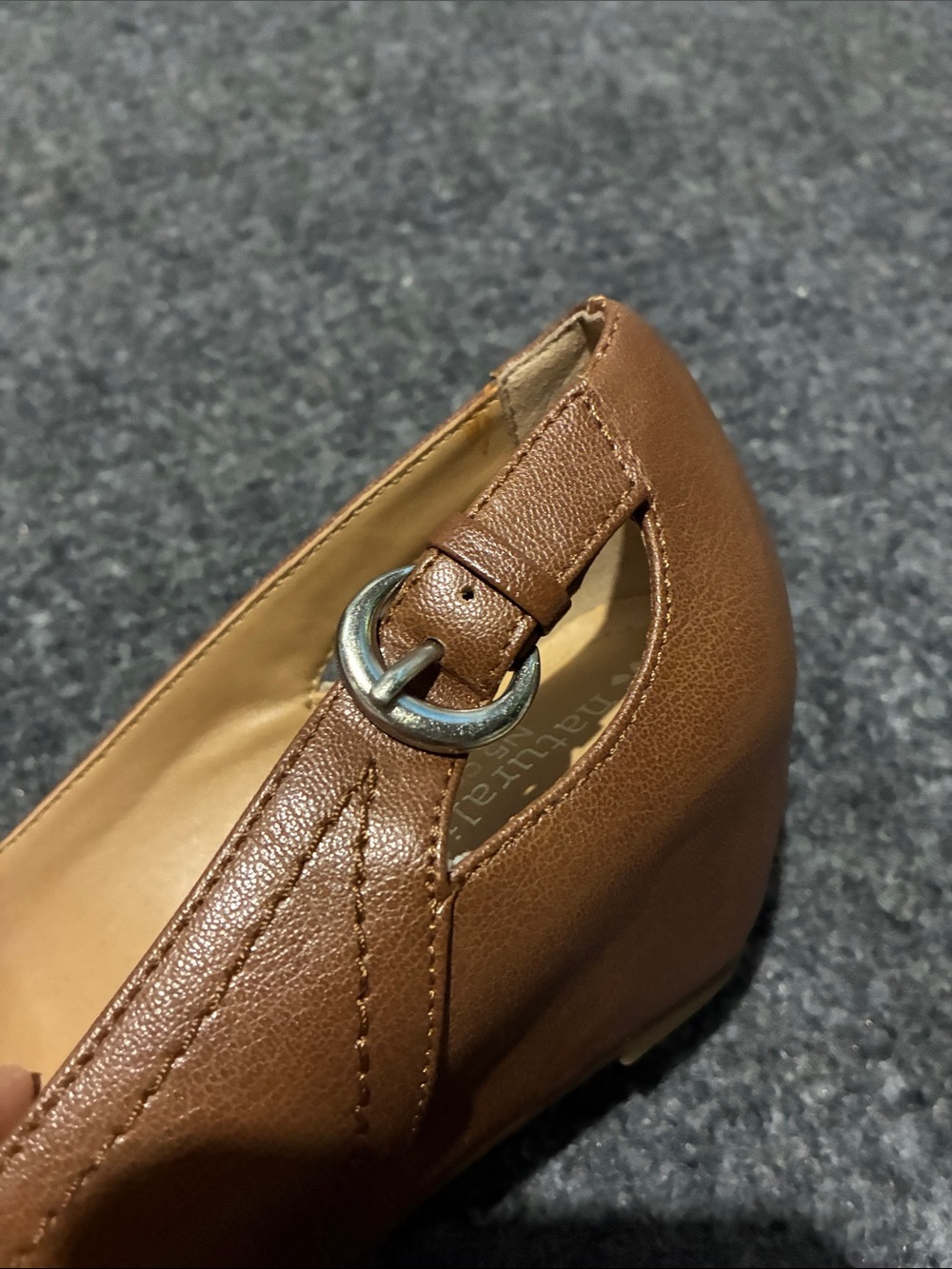 👠 Naturalizer Cognac Leather Slight Wedge Flats with Buckle - Picture 2 of 3